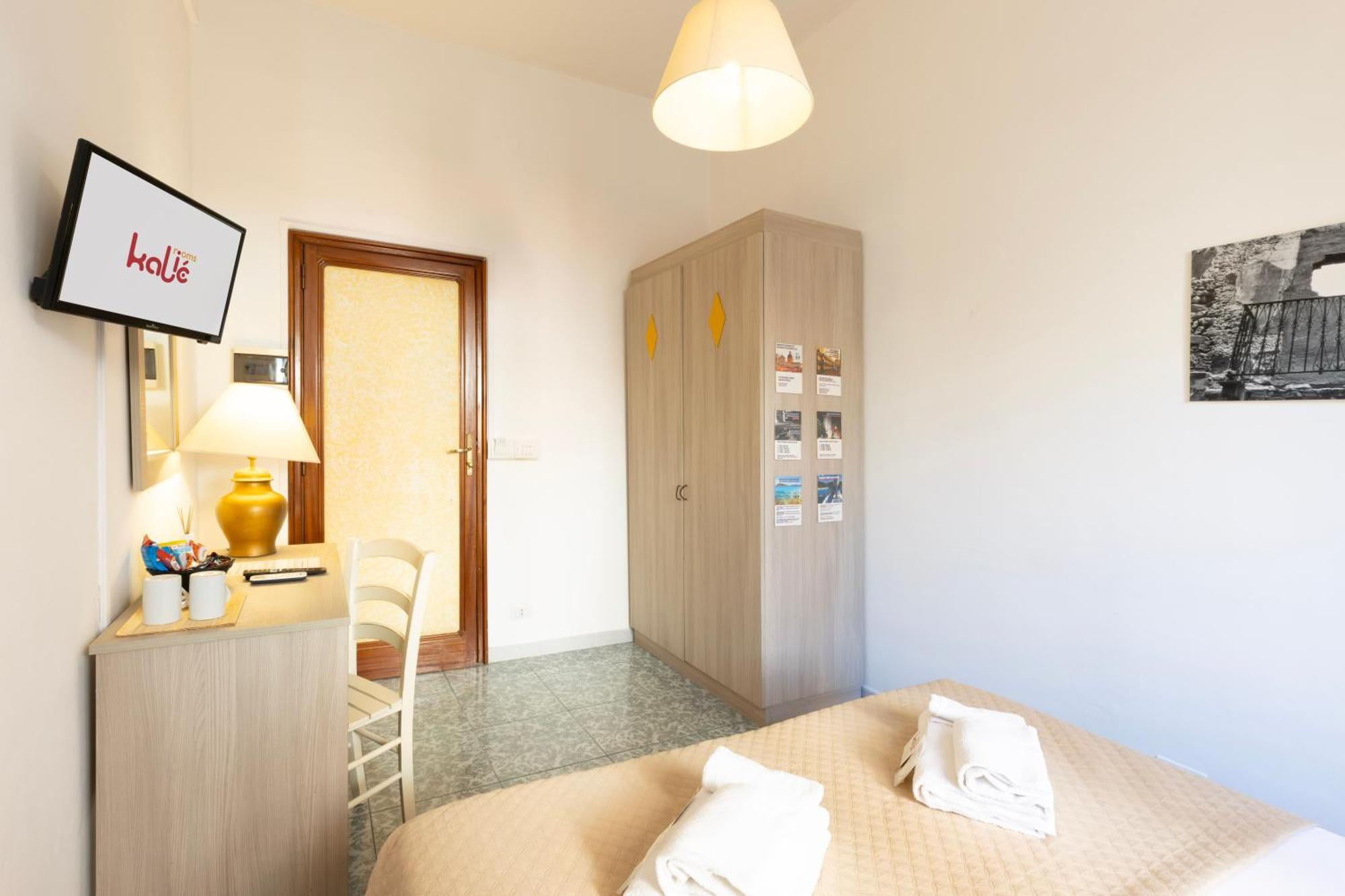 Kalie Rooms Guest House Кальяри Экстерьер фото